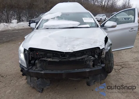 2014 Cadillac Xts B9Q Coachbuilder Funeral Coach z USA, uszkodzony, nr VIN 2GEXG7U31E9500485